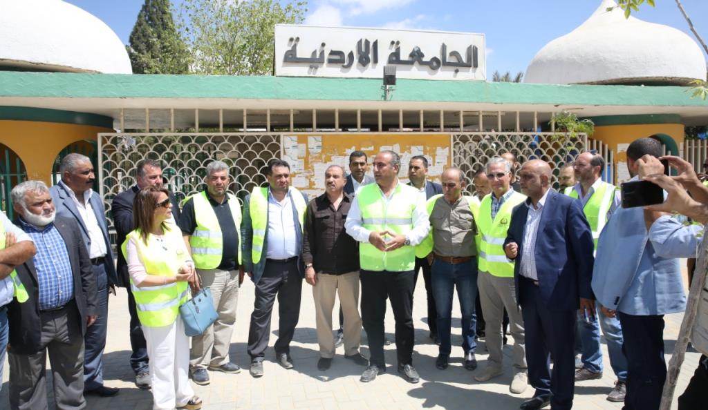 أعضاء مجلس الأمانة يطلعون على سير الأعمال في مشروع الباص سريع التردد